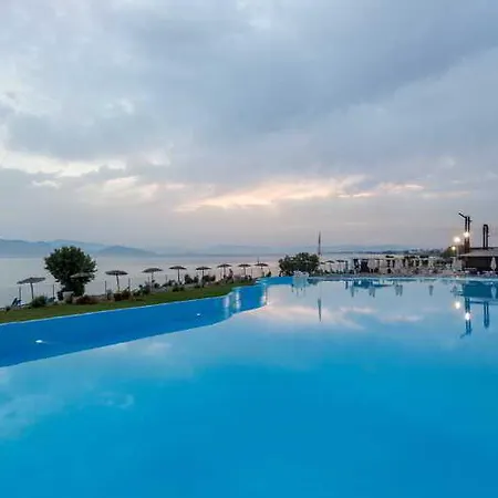 Aquis Marine Hotel 4*